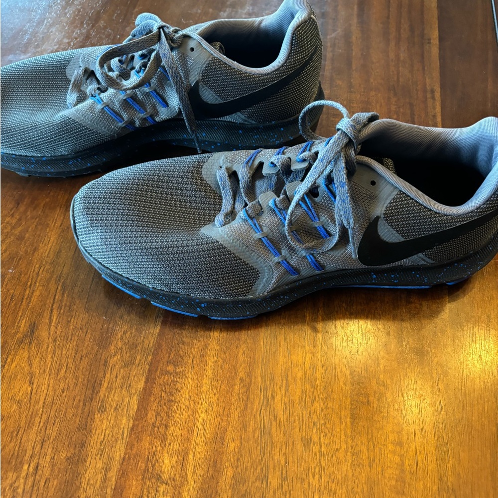 Men’s Nike Fitsole Tennis Shoe size 11